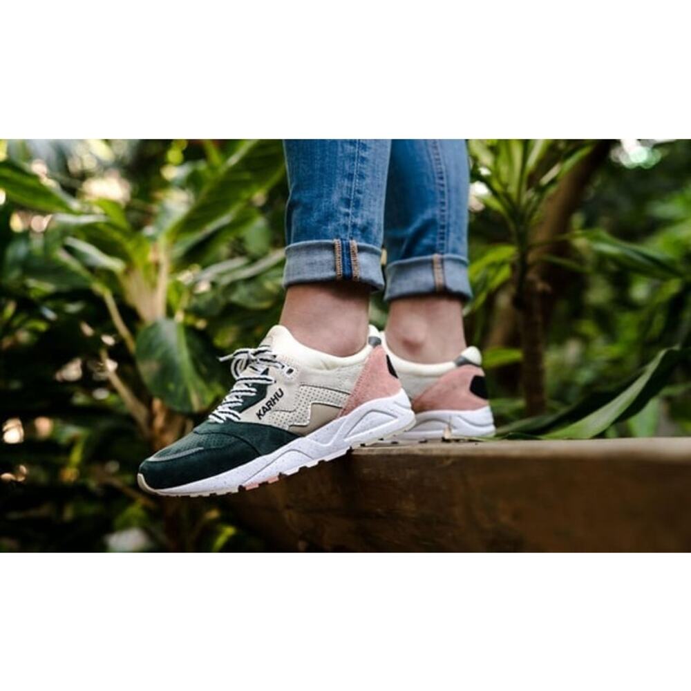 Karhu Finland ARIA Linnut Silver Burch June Bug Unisex Trainers 12